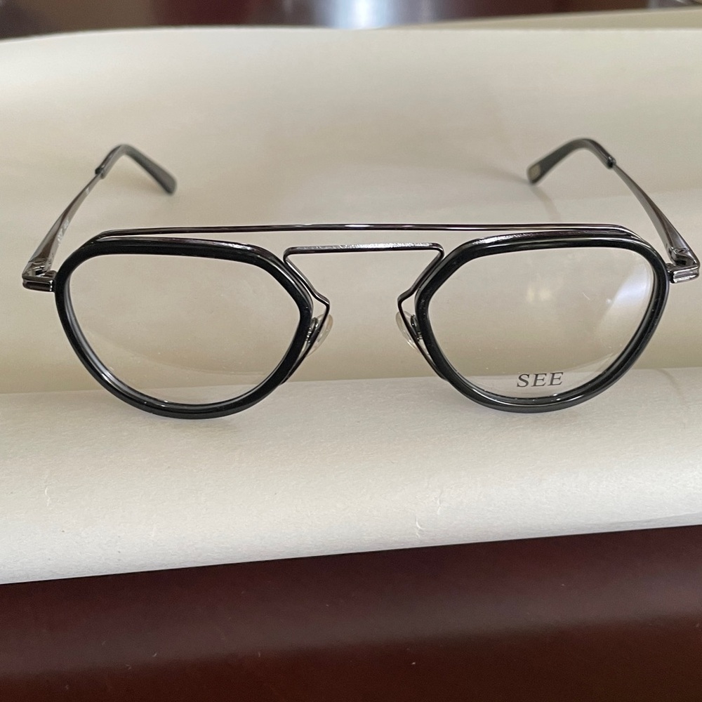 Men’s Black Frame Eyeglasses - Modern Geometric Design - Picture 6 of 7